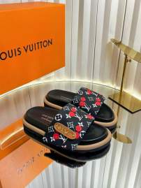 Picture of Louis Vuitton Slippers _SKULVsz35-41mnq1220486